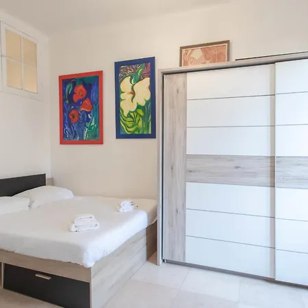 La Porte Bleue Furnished Flat * Nice