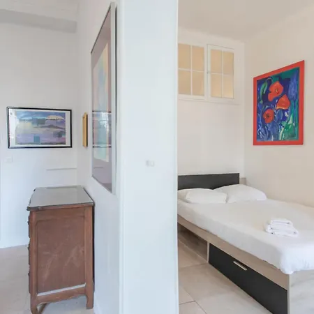 La Porte Bleue Furnished Flat